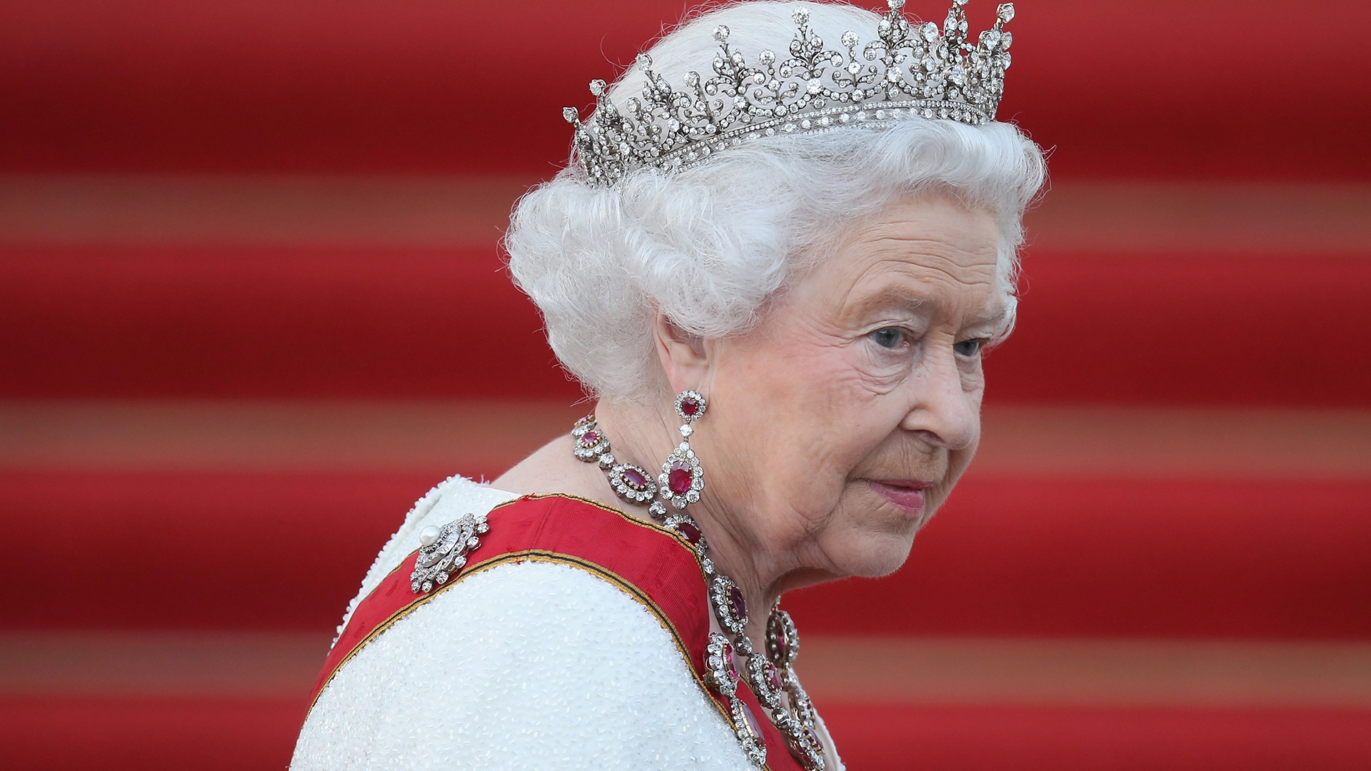 Biography of Queen Elizabeth II